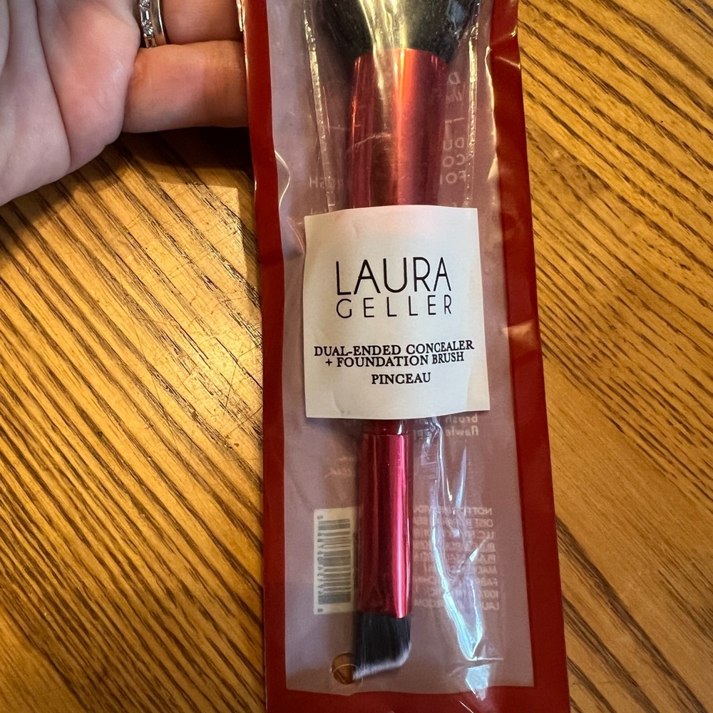 Laura Geller dual ended foundation and concealer Brush